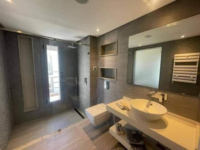 Bathroom 2, Gammarth touristique Penthouse, La Marsa