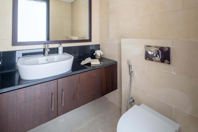 Others 5, Frank Porter - Laguna Tower, Dubai