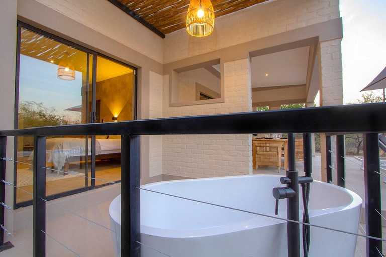 Bathroom 4, MRLTH. Luxury Safari Villa, Ehlanzeni