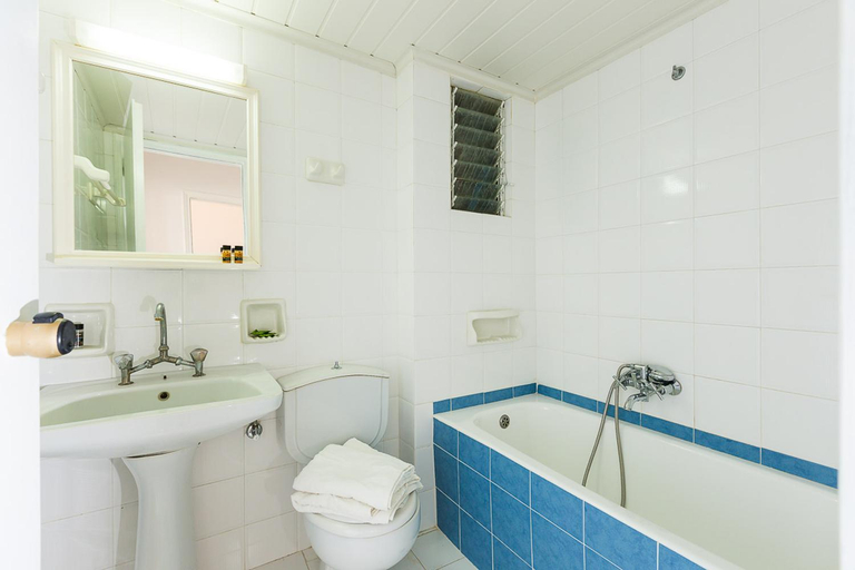 Bathroom 5, Castello Bianco Aparthotel, Crete