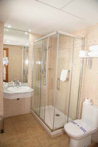 Bathroom 4, Hotel Cordoba Centro, Córdoba