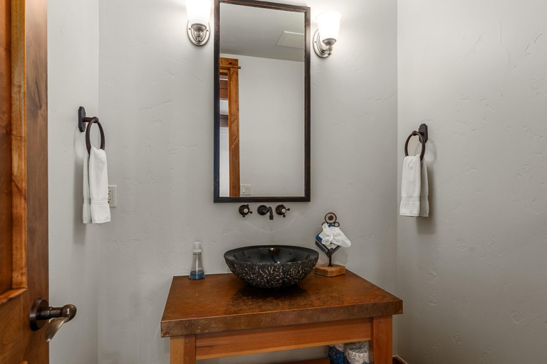 Bathroom 5, The Porches, Routt