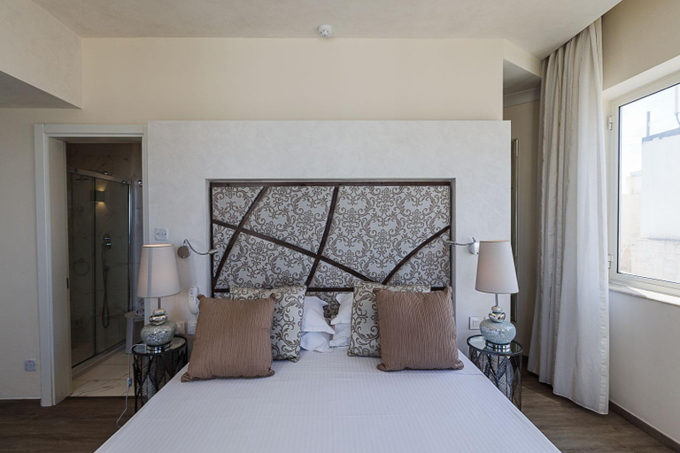 Bedroom 3, Osborne Hotel