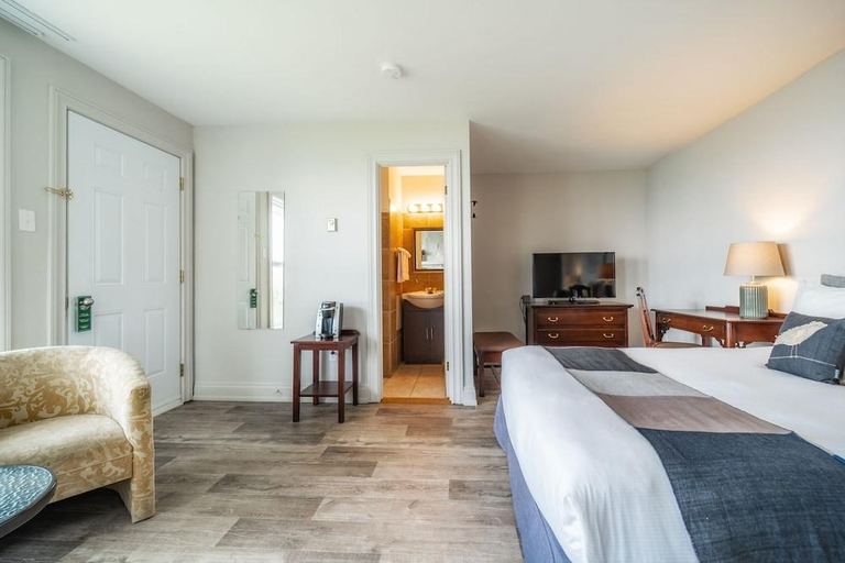 Bedroom 3, Hotel Cap-aux-Pierres, Charlevoix