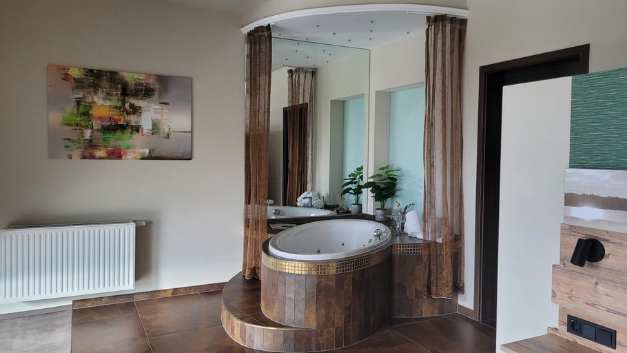 Bathroom 4, Hochwälder Wohlfühlhotel, Merzig-Wadern