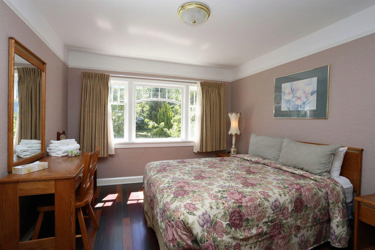 Bedroom 3, James Bay Inn Hotel, Suites & Cottage, Capital
