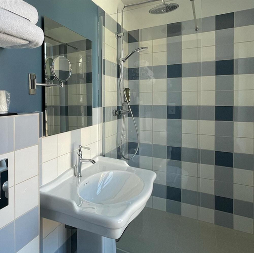 Bathroom 3, Logis Hotel-Restaurant du Mouton, Haut-Rhin