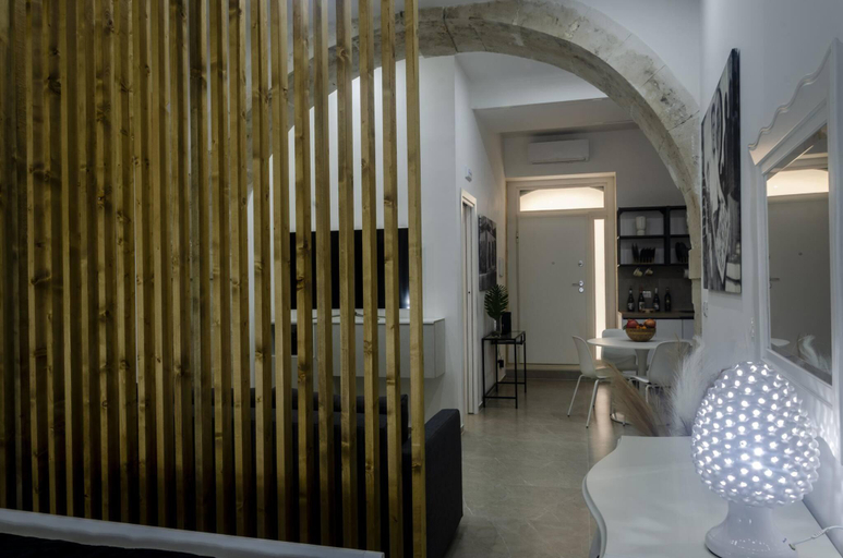 Others 5, Luxury Marinusa House, Syracuse