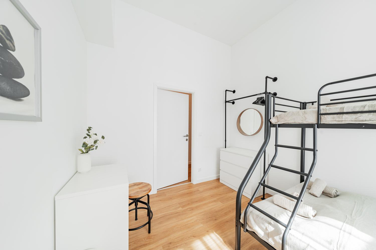 Bedroom 4, Modern Central City Rooms, Wien