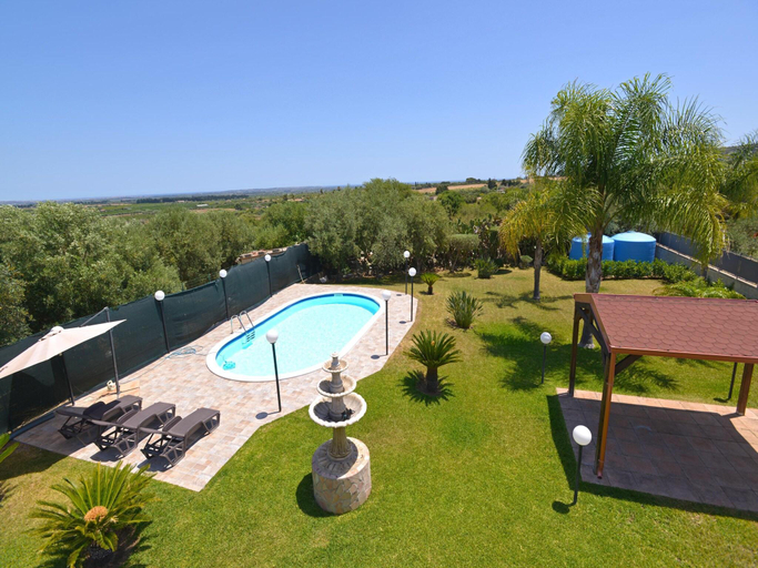 Others 3, Holiday Home Floridia with Pool near Beach, Syracuse