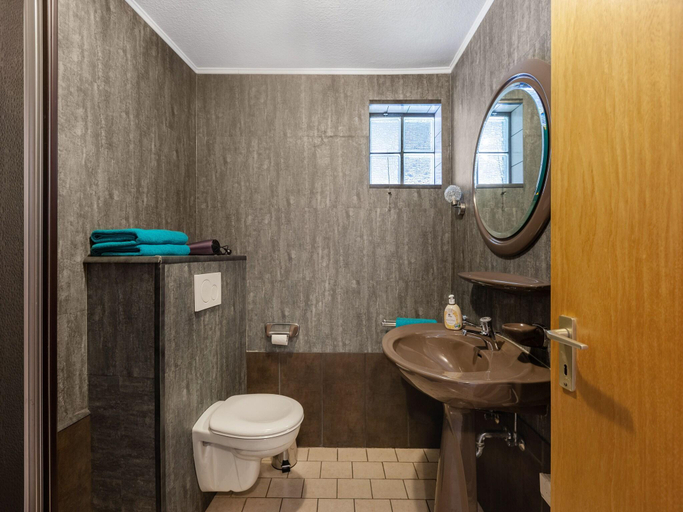 Bathroom 3, Charmantes Ferienhaus nahe Moselufer, Cochem-Zell