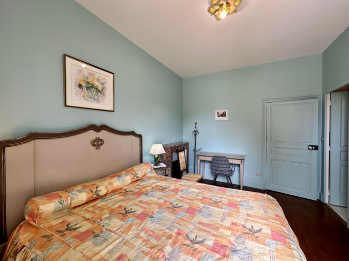 Bedroom 2, Les Gageres, Côte-d'Or