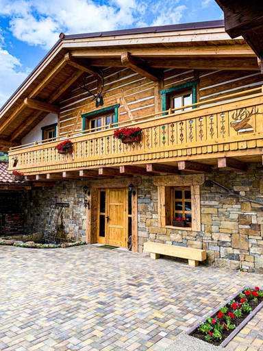 Others 5, Chalet Laitner, Rakhivs'kyi