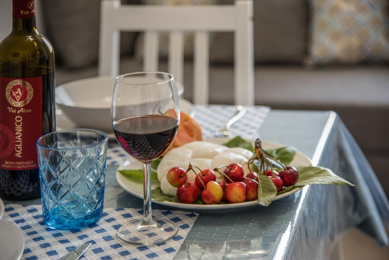 Food & Drinks, Sorrento Capo Light Blue, Napoli