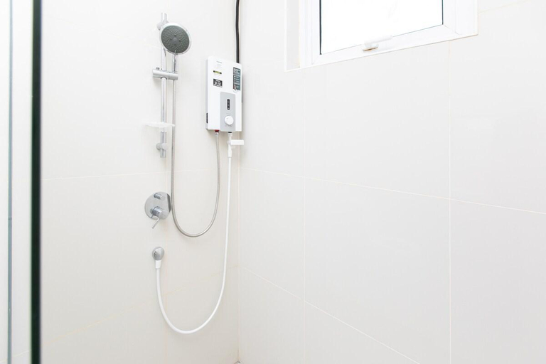 Bathroom 3, Tanjung Bungah 5BR Villa w pool 20pax, Penang Island