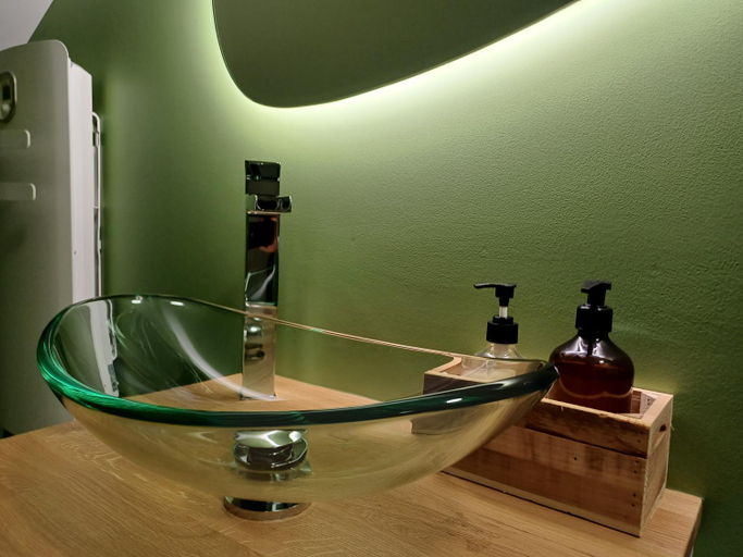 Bathroom 2, La Reinette des Pres, Pas-de-Calais