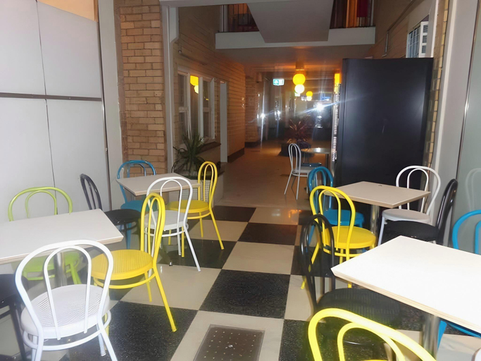 Food & Drinks, Adelaide Backpackers Hindley St, Adelaide