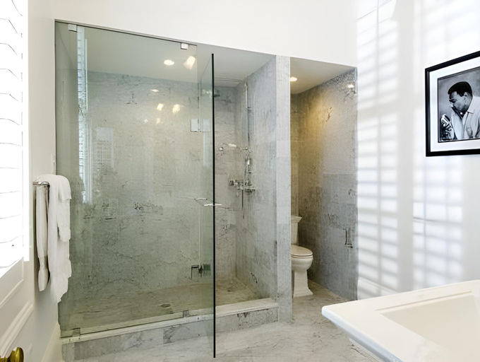 Bathroom 4, Melrose Mansion, Orleans