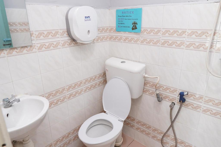 Bathroom 4, Hotel Sixty Nine, Johor Bahru