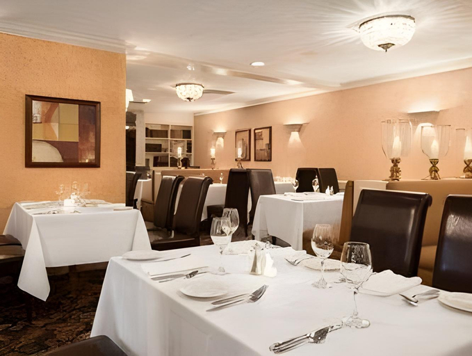 Food & Drinks 4, The Senator Hotel & Conference Center Timmins, Cochrane