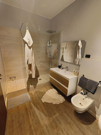 Bathroom 5, Rocky House, Chieti
