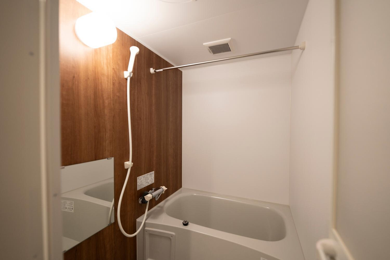 Bathroom 4, PINN-S1E6, Sapporo