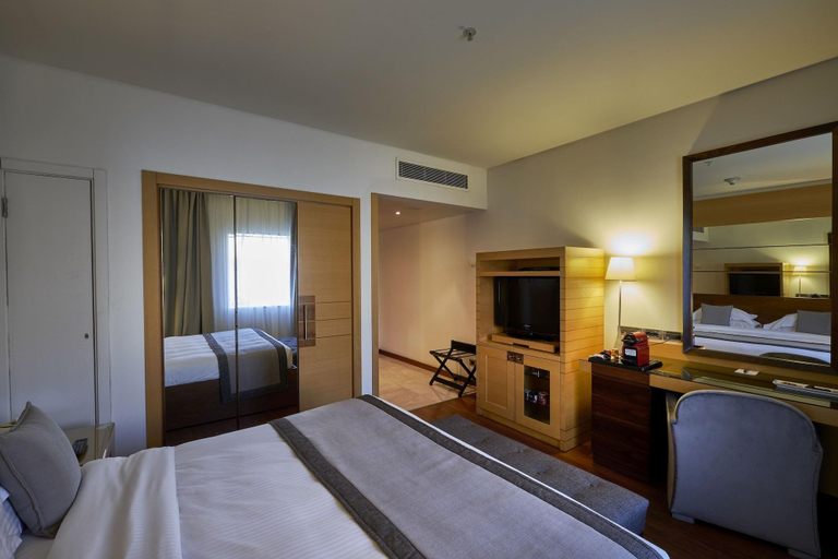 Bedroom 3, CORAL BEACH HOTEL & RESORT , Beirut