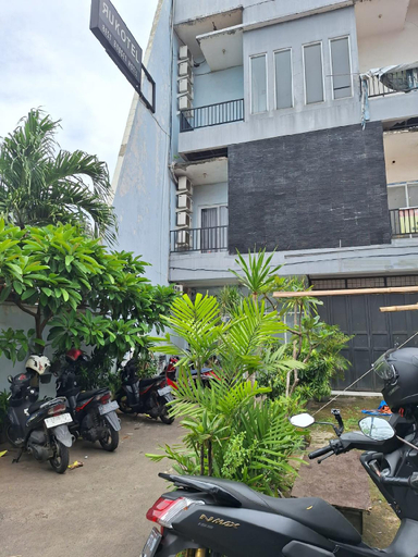 Others 3, OYO 93584 RukotelNearICE BSD, Tangerang