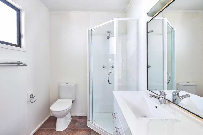 Bathroom 4, NRMA Murramarang Beachfront Holiday Resort, Eurobodalla