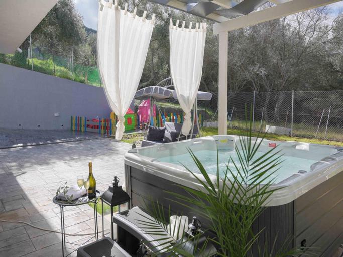 Sport & Beauty 5, Villa in Messonghi with Pool and Sea Nearby, Ionian Islands