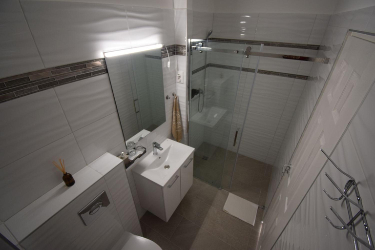 Bathroom 3, Omni Residence Vendeghaz, Csepreg