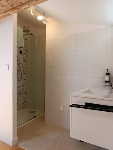 Bathroom 2, Maison Irondas, Gironde