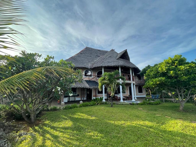 Others 5, Eagle Suite 38m2 in Villa 560 m2, Indian Ocean View, Lungalunga