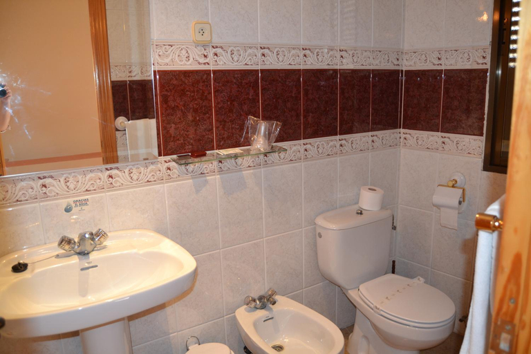 Bathroom 2, Hostal Los Claveles, Cuenca