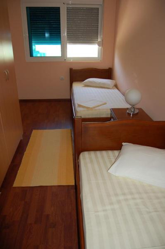 Others 4, 500 Meters from Grate Beach-Apartment yelow