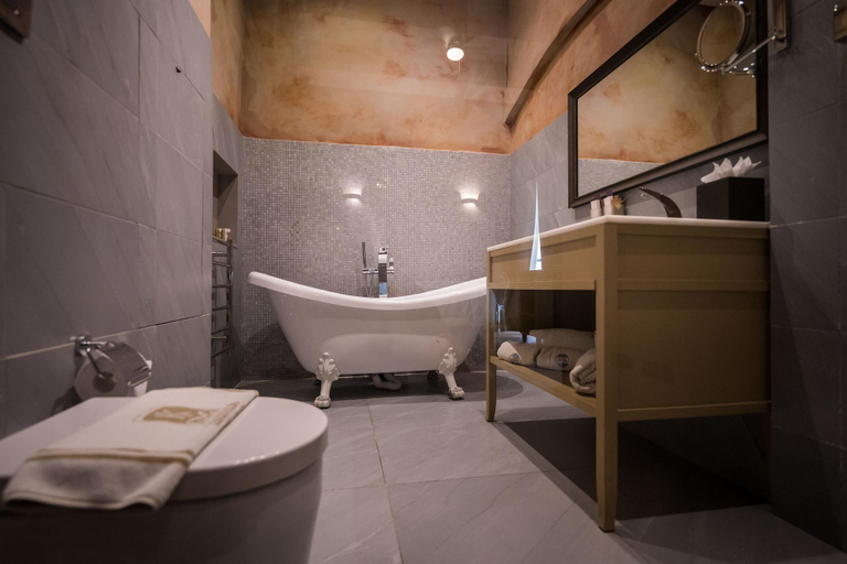 Bathroom 5, Palazzo Consiglia