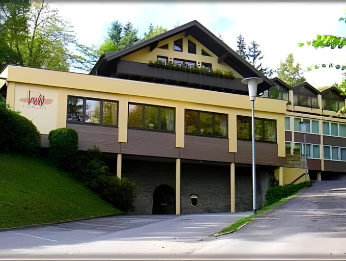 Exterior & Views 1, Hotel Holl, Weilheim-Schongau