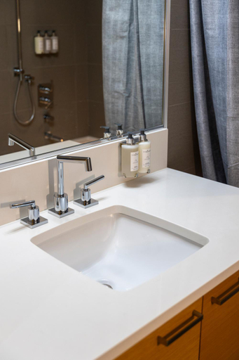 Bathroom 5, Brentwood Bay Resort - Adults Only (16+), Capital