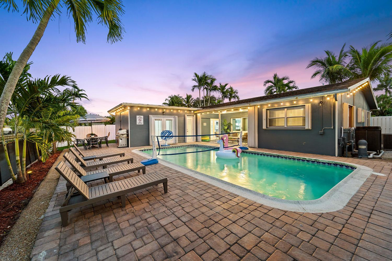 Sport & Beauty 4, Peaceful 5BR -Waterway Views Private Heated Pool, Broward