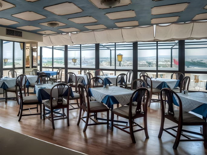 Food & Drinks 4, Hotel Castille