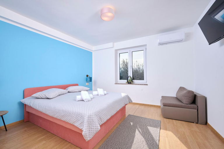 Others 2, B&B Dia, Umag