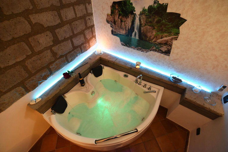 Bathroom 4, Casale Antonietta, Napoli