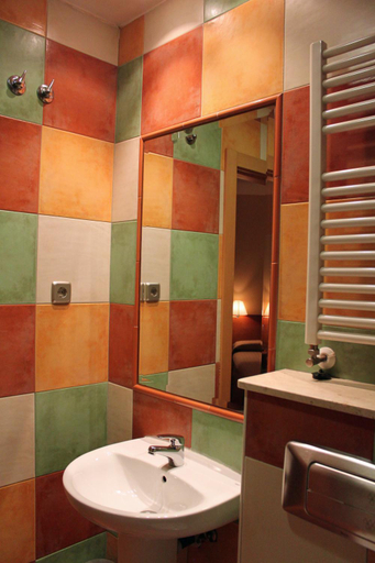 Bathroom 2, Hostal Prada Borges, León