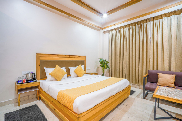 Bedroom 4, Deva's Retreat, Chamoli