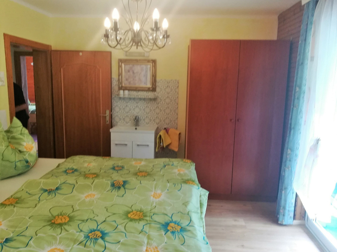 Bedroom 2, Cozy Apartment in Feld am See Near Ski Slopes, Villach Land