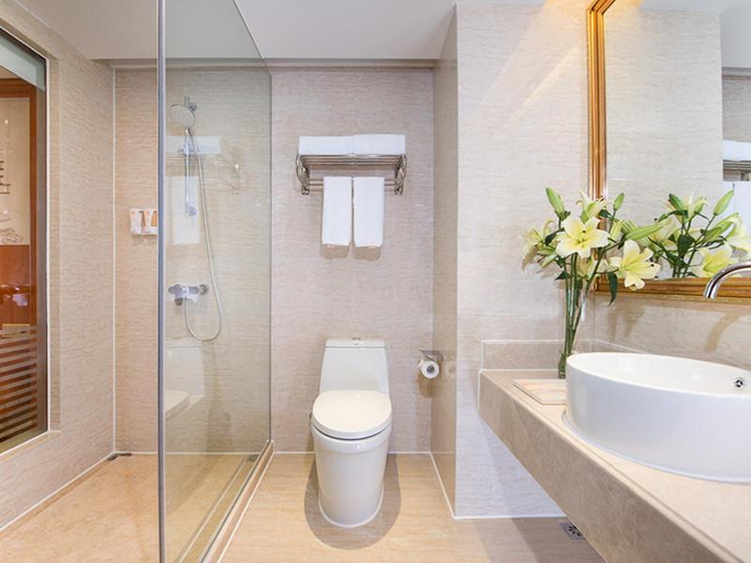 Bathroom 3, Vienna International Hotel Shenzhen Bantian Yangmei Metro Station, Shenzhen