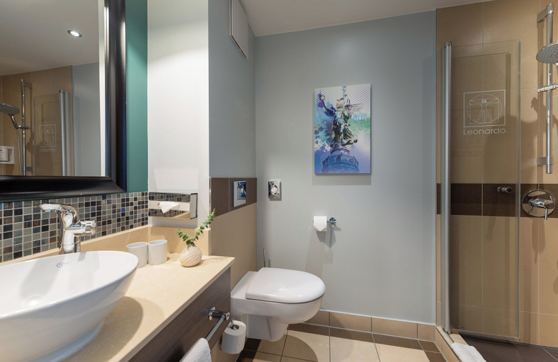 Bathroom 5, Leonardo Royal Hotel Berlin Alexanderplatz, Berlin