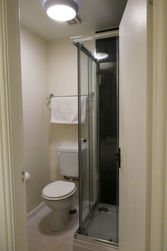 Bathroom 3, The Victoria, North Yorkshire
