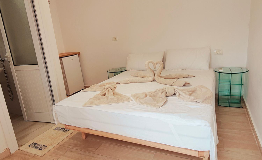 Others 3, Villa Tato: Horizon Haven with Panoramic Sea Views in Himare., Vlorës