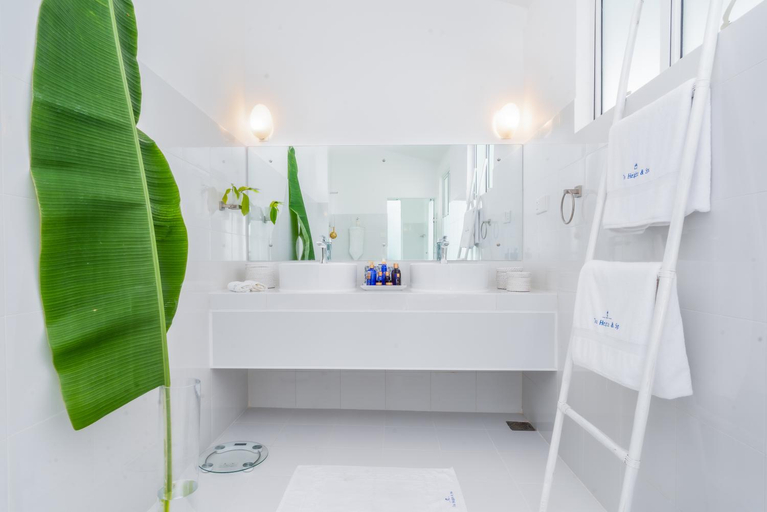 Bathroom 4, Tea Heights and Spa, Udunuwara